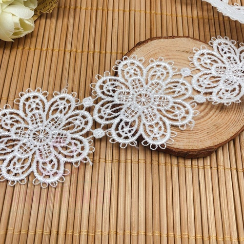4.9cm White Lily Doily 20PC